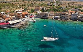 Βουνό Και Θάλασσα